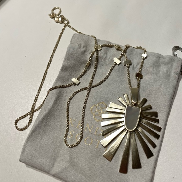 Kendra Scott Jewelry - Kendra Scott Paula Gold Sunburst Pendant Necklace